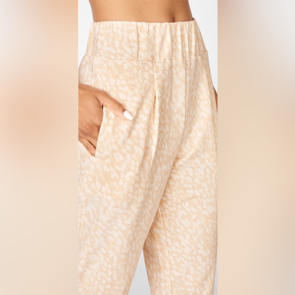 Fabletics Cloe Slim Sweatpant - Picture 2 of 6